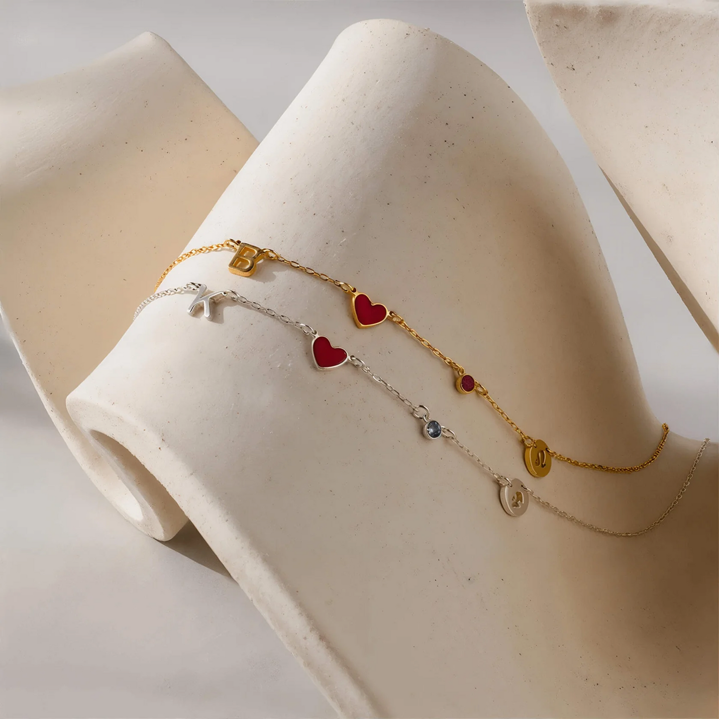 Collar Inicial con Corazón, Piedra y Zodíaco