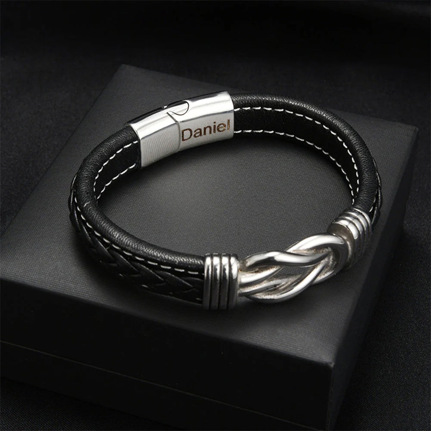 «Para mi hijo» — Pulsera grabada