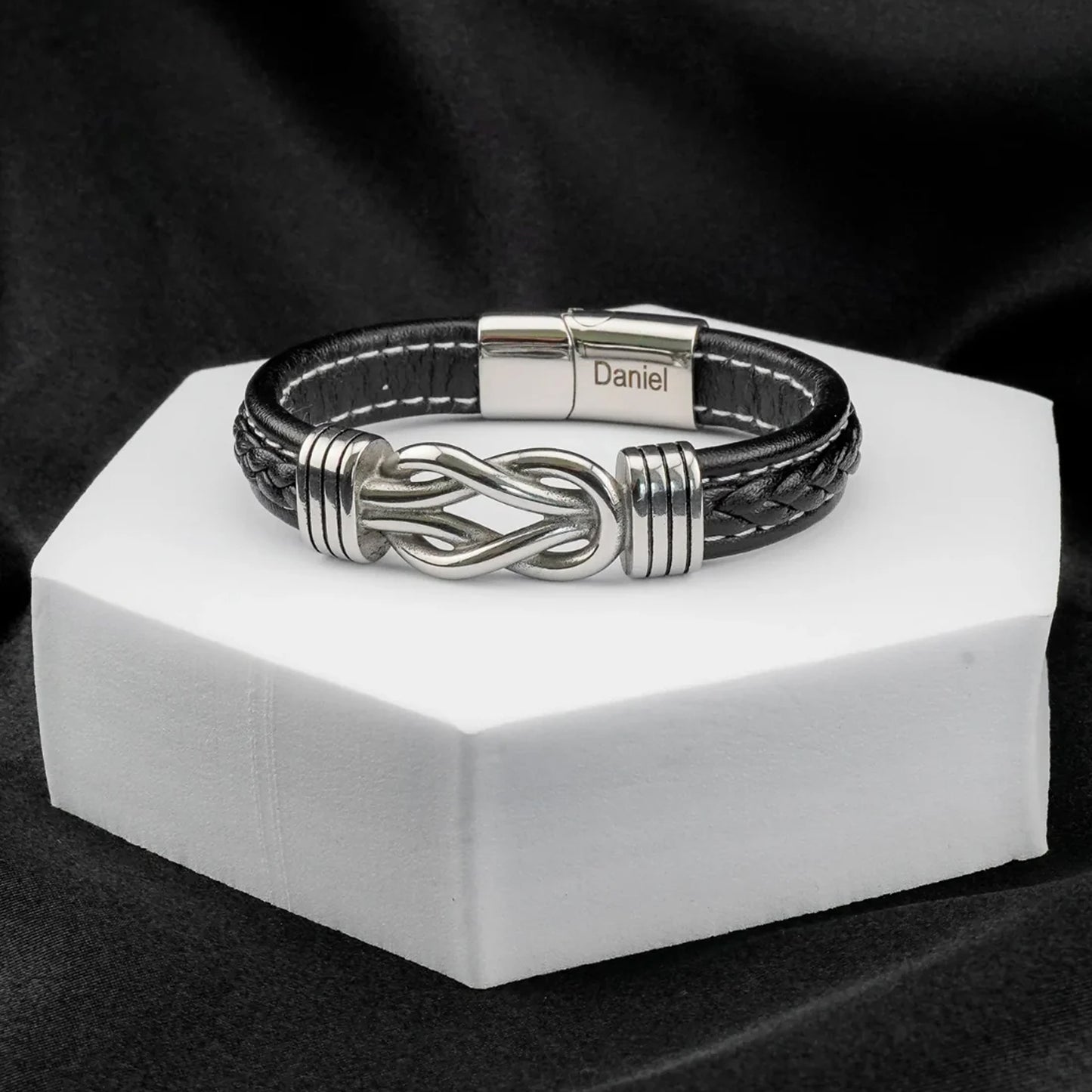 «Para mi hijo» — Pulsera grabada